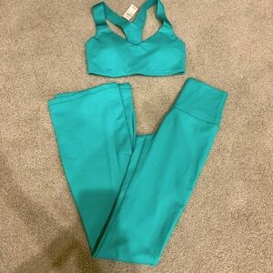 Aerie hugger workout set!